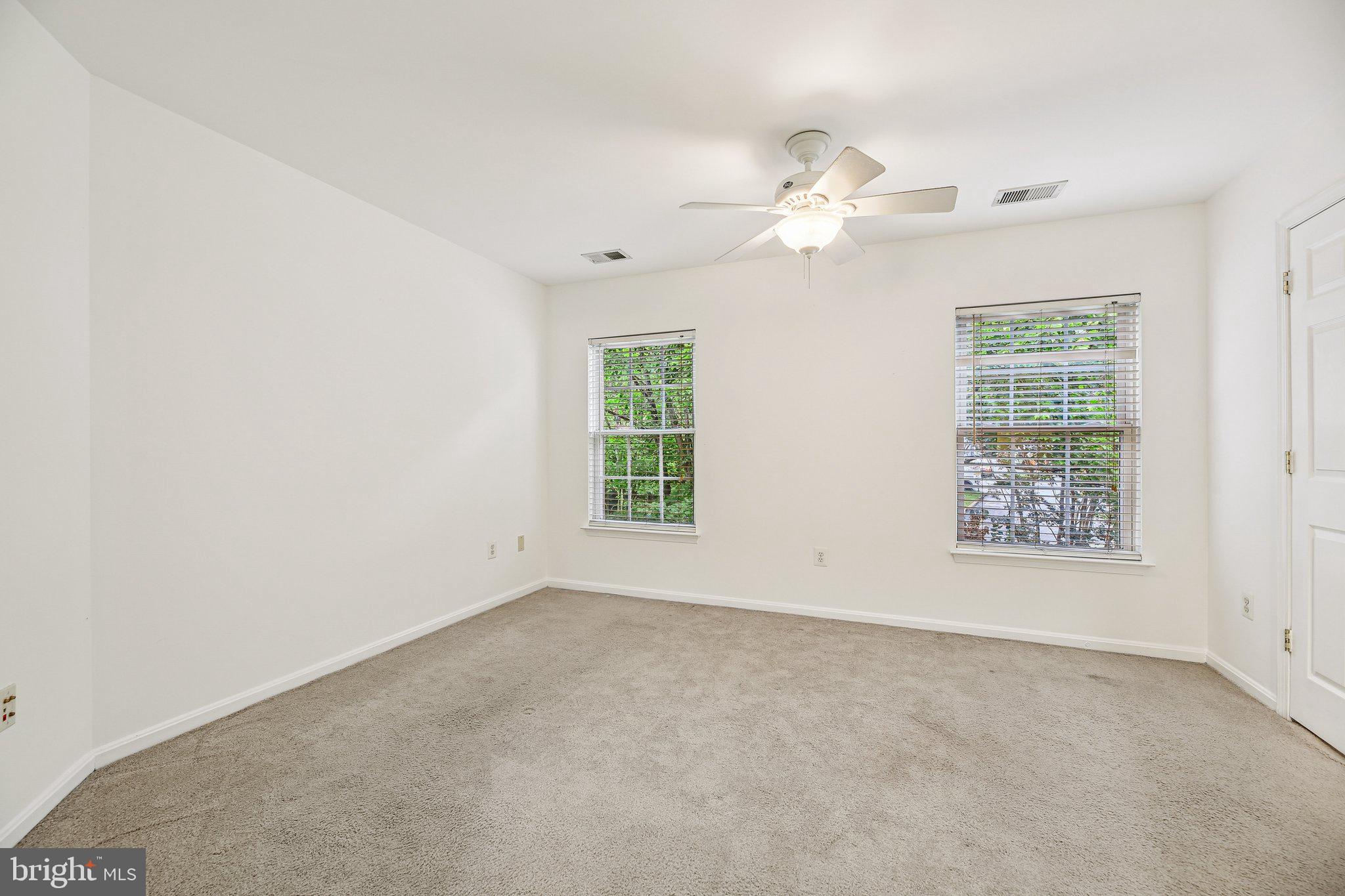 COLLEGE PARKWAY PLACE - Residential Lease
