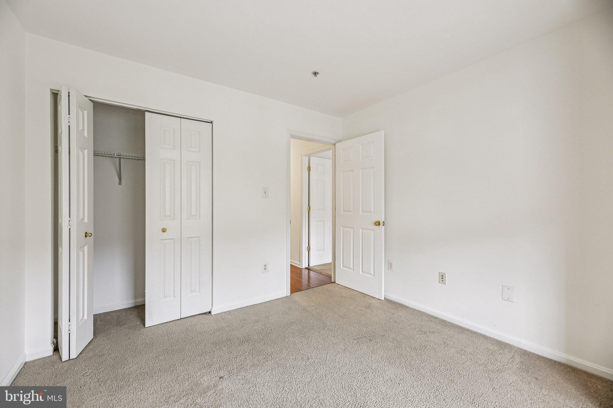 COLLEGE PARKWAY PLACE - Residential Lease
