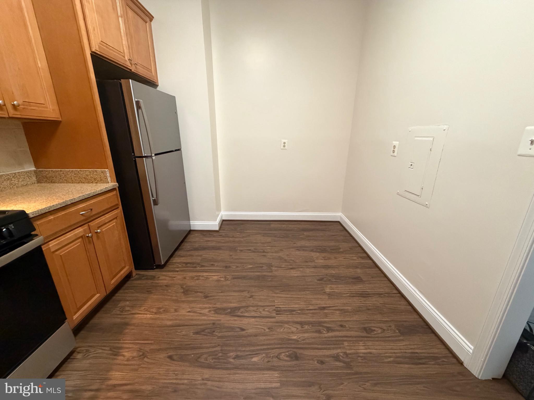 PROMENADE TOWERS - Residential