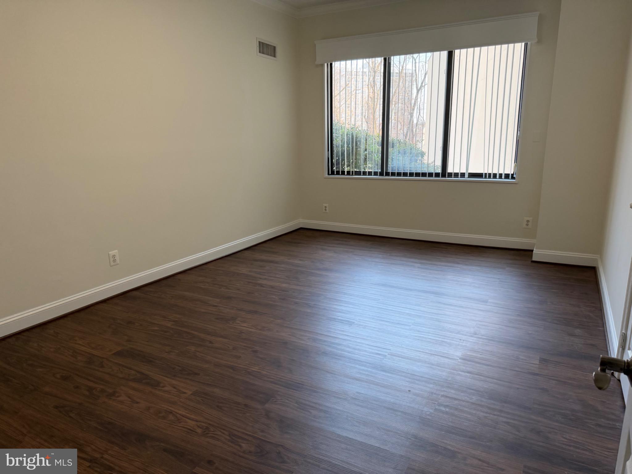 PROMENADE TOWERS - Residential