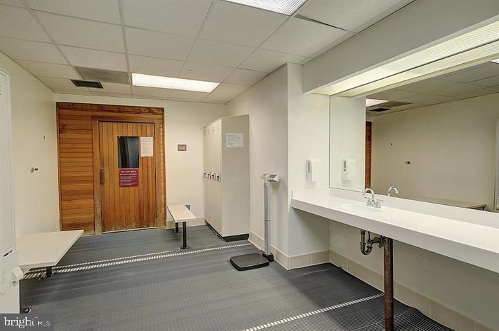 PROMENADE TOWERS - Residential