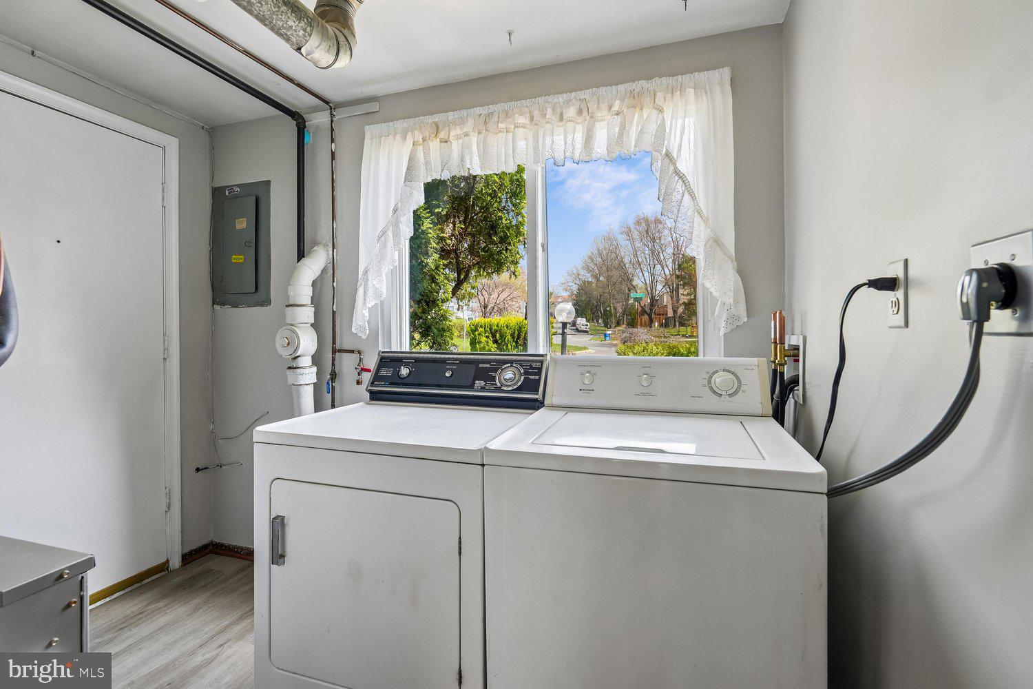 MILL CREEK TOWNE - Residential