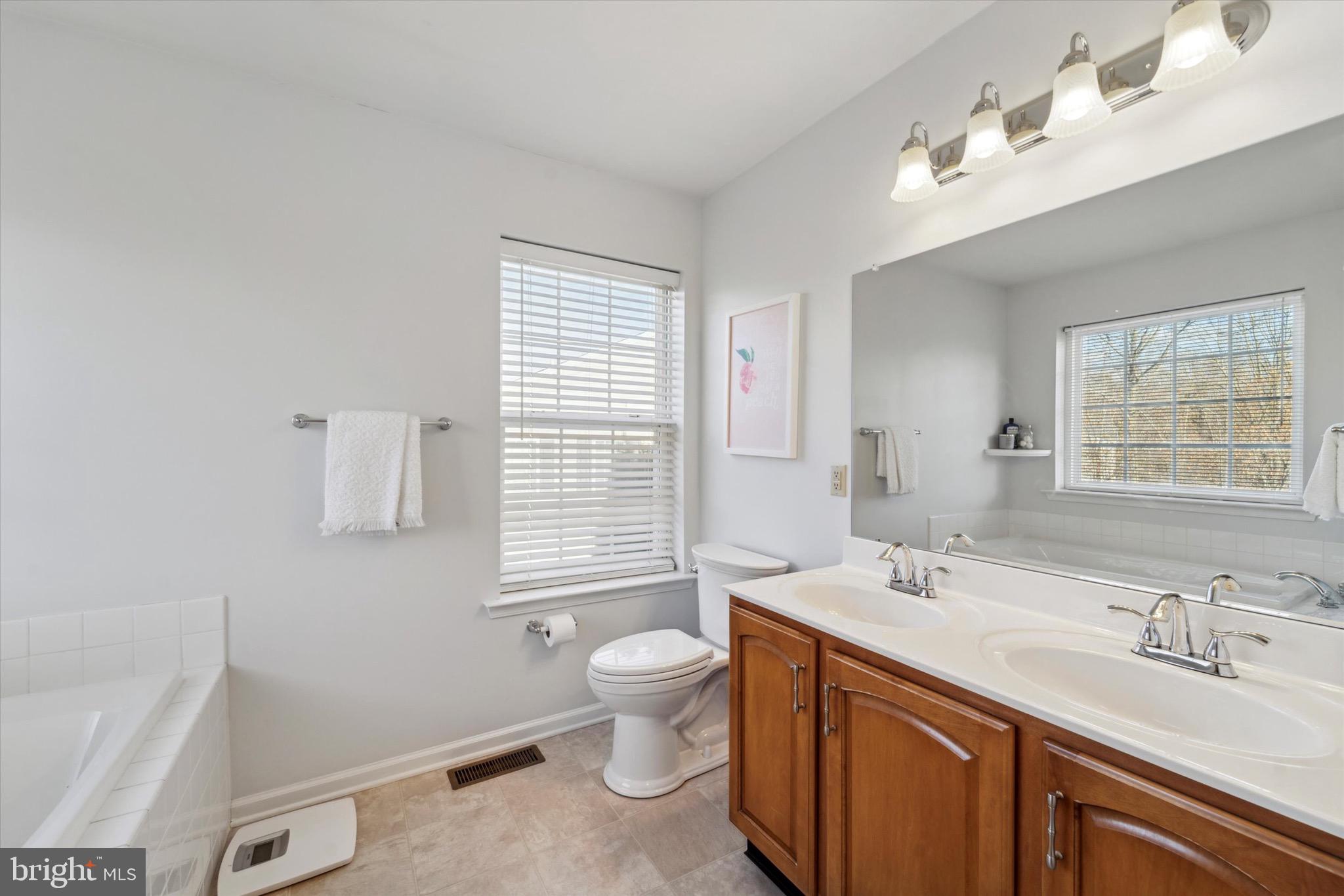 HAWTHORNE ESTATES - Residential