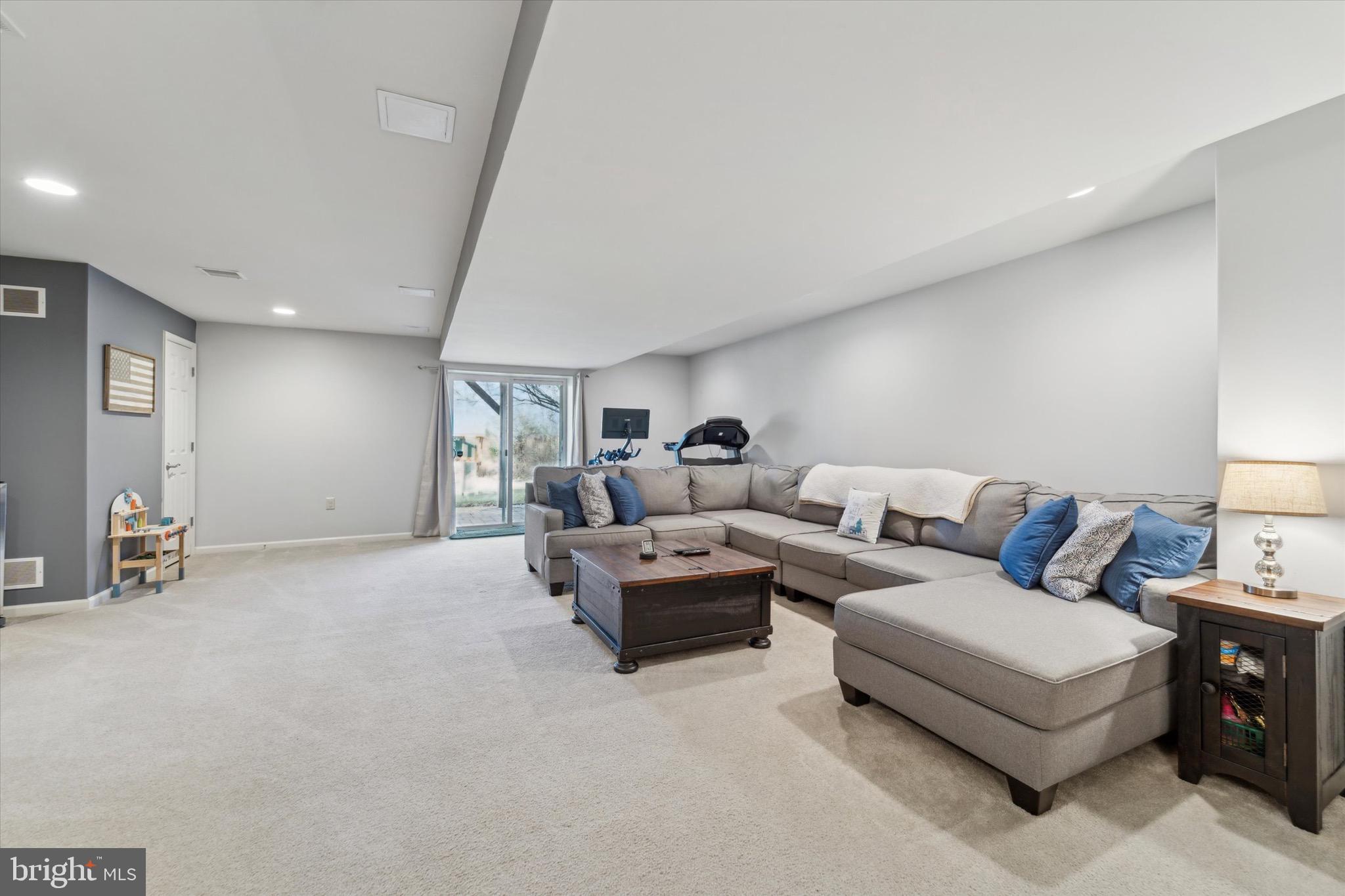 HAWTHORNE ESTATES - Residential