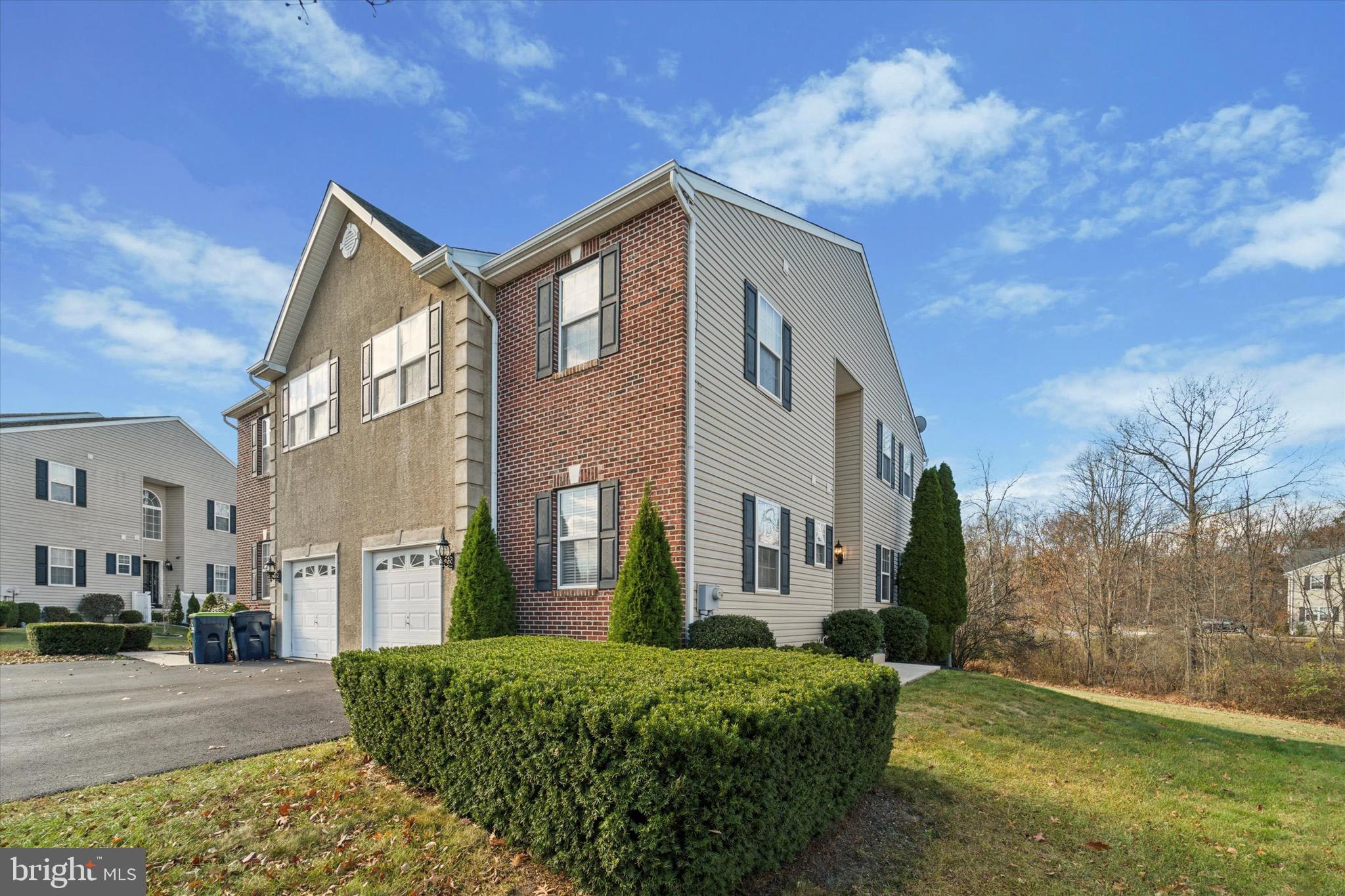 HAWTHORNE ESTATES - Residential