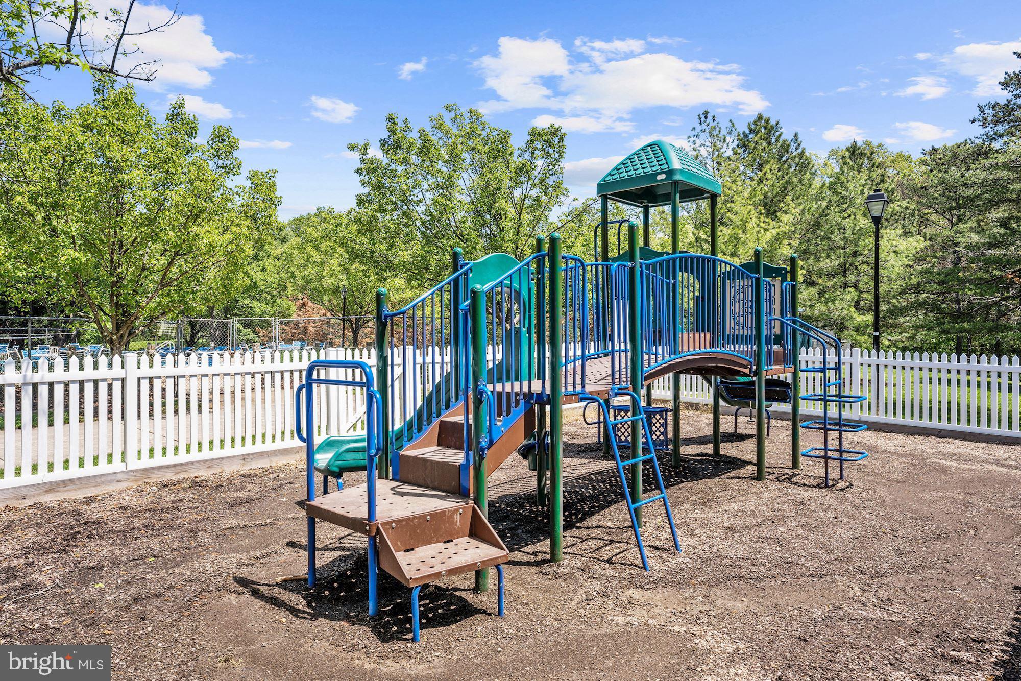 THE MEWS - Residential