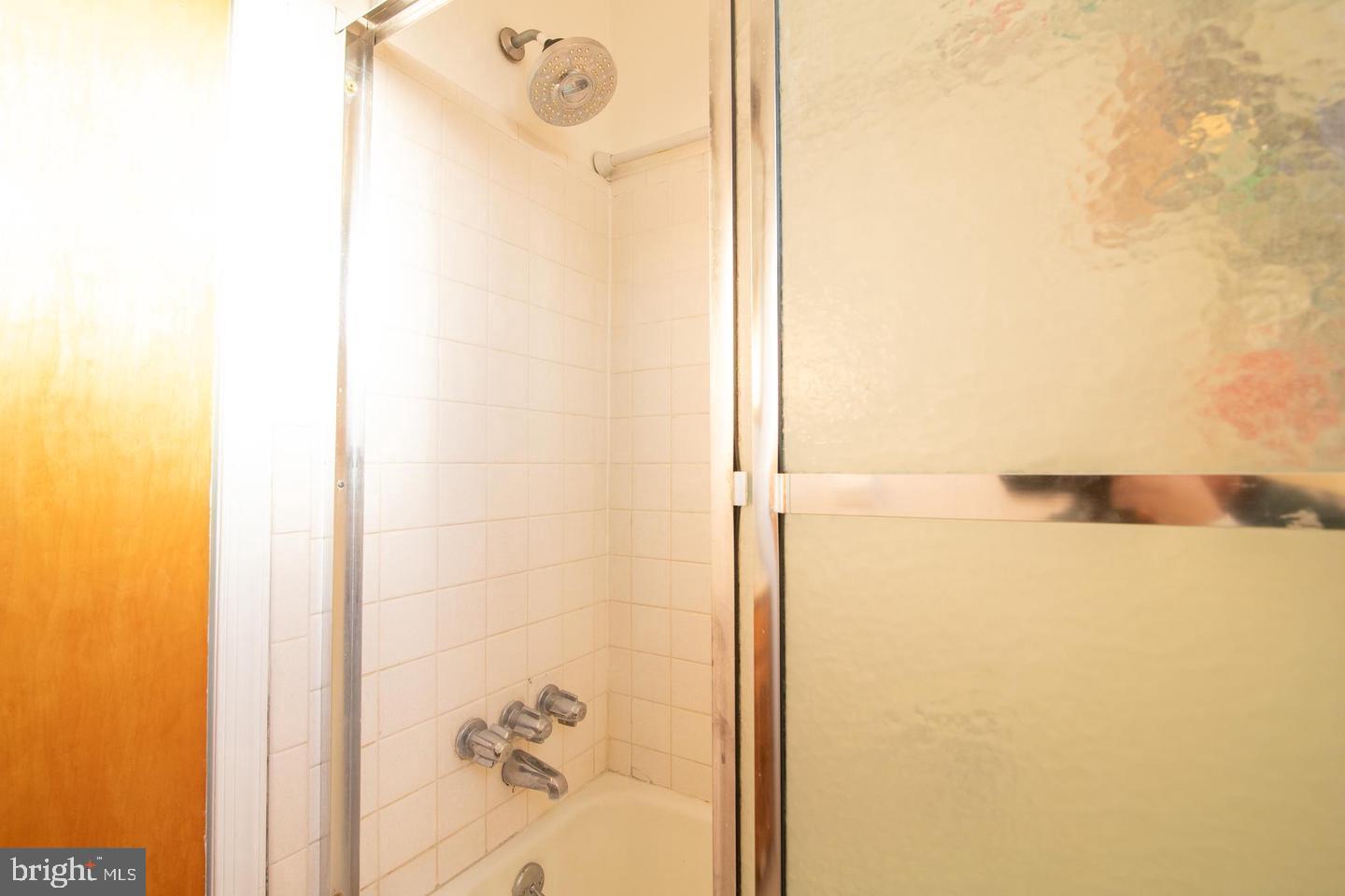 ROSLYN - Residential