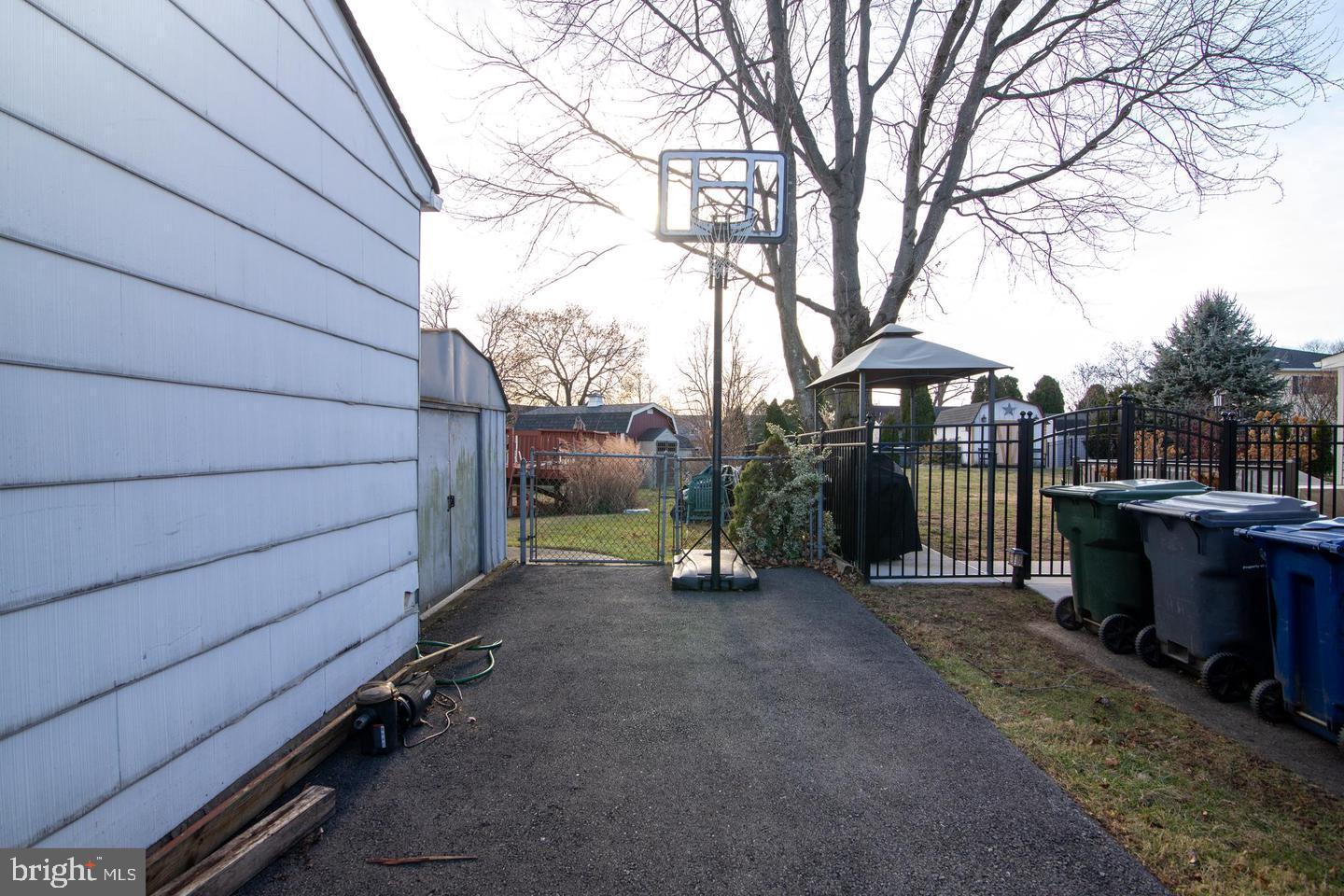 ROSLYN - Residential