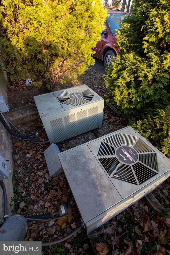 ROSLYN - Residential