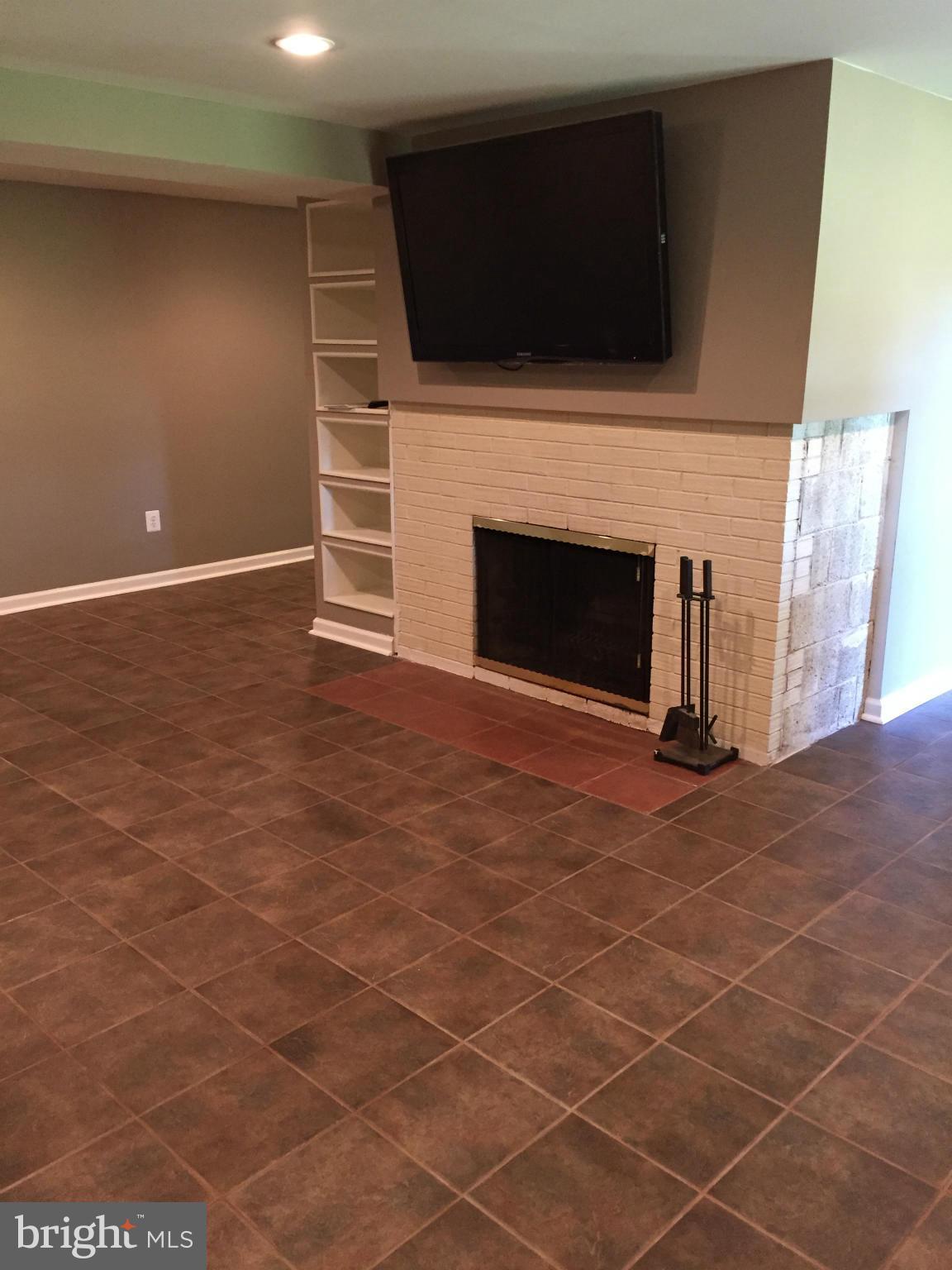 WEST SPRINGFIELD - Residential Lease