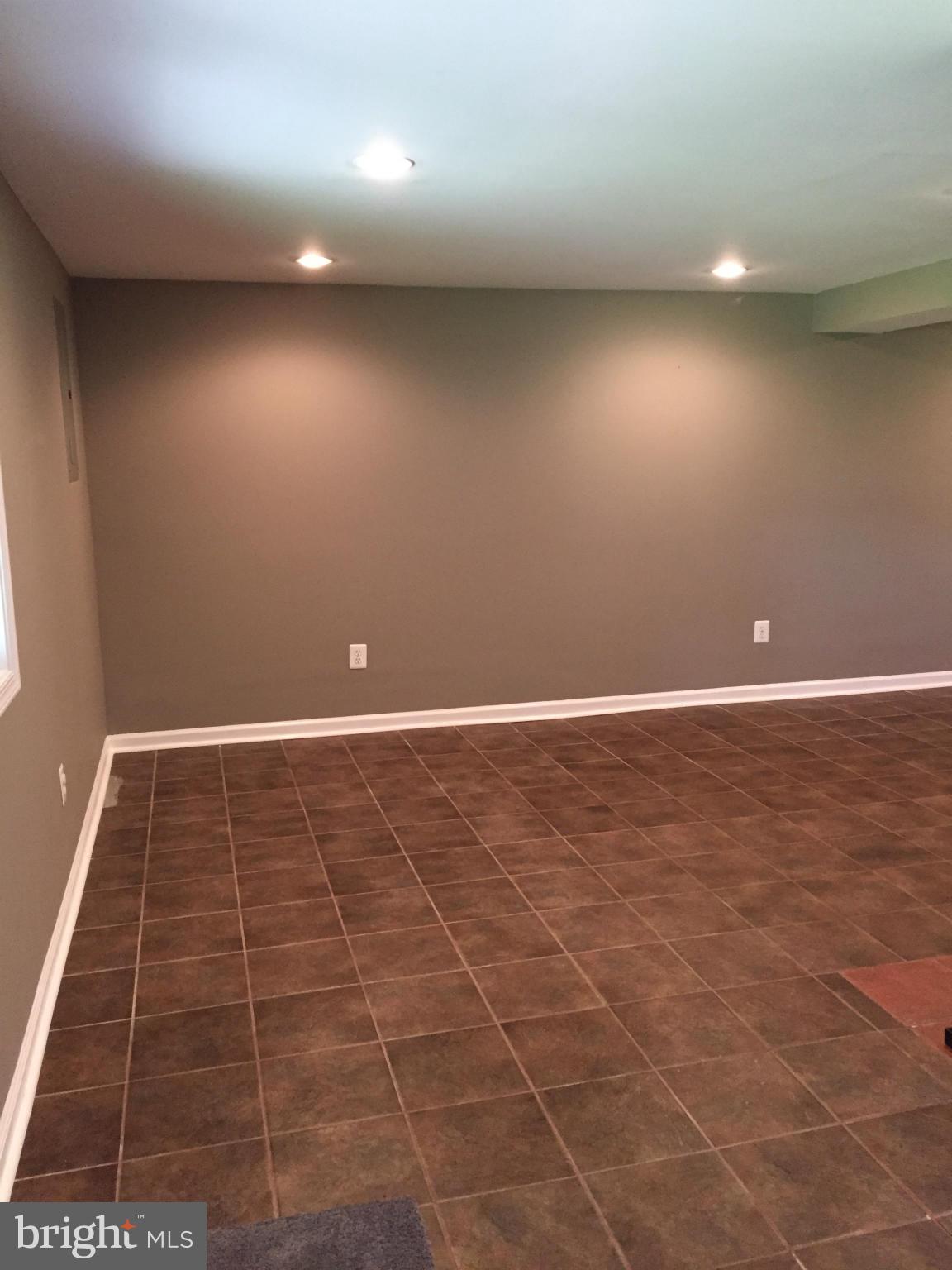 WEST SPRINGFIELD - Residential Lease