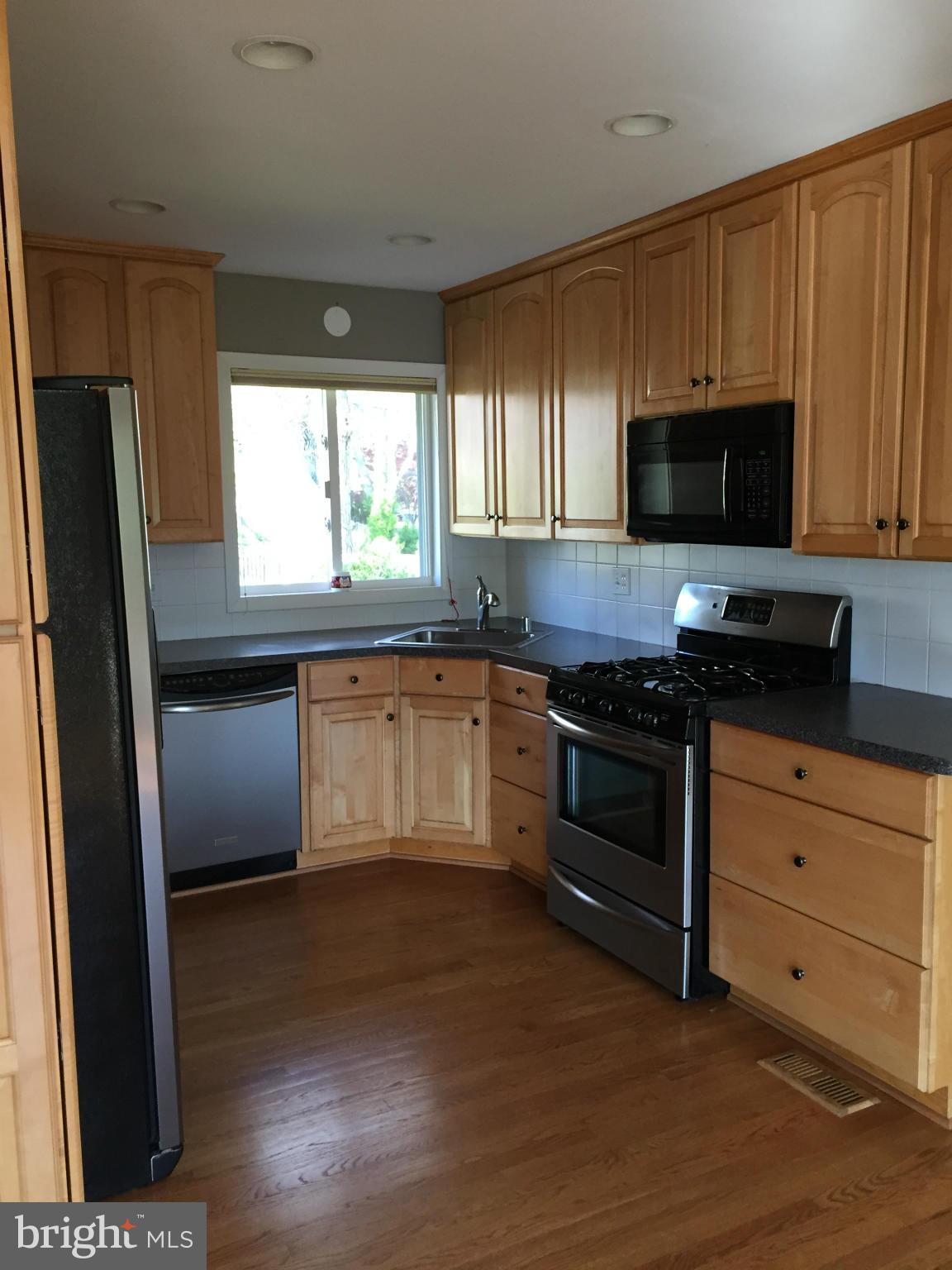 WEST SPRINGFIELD - Residential Lease