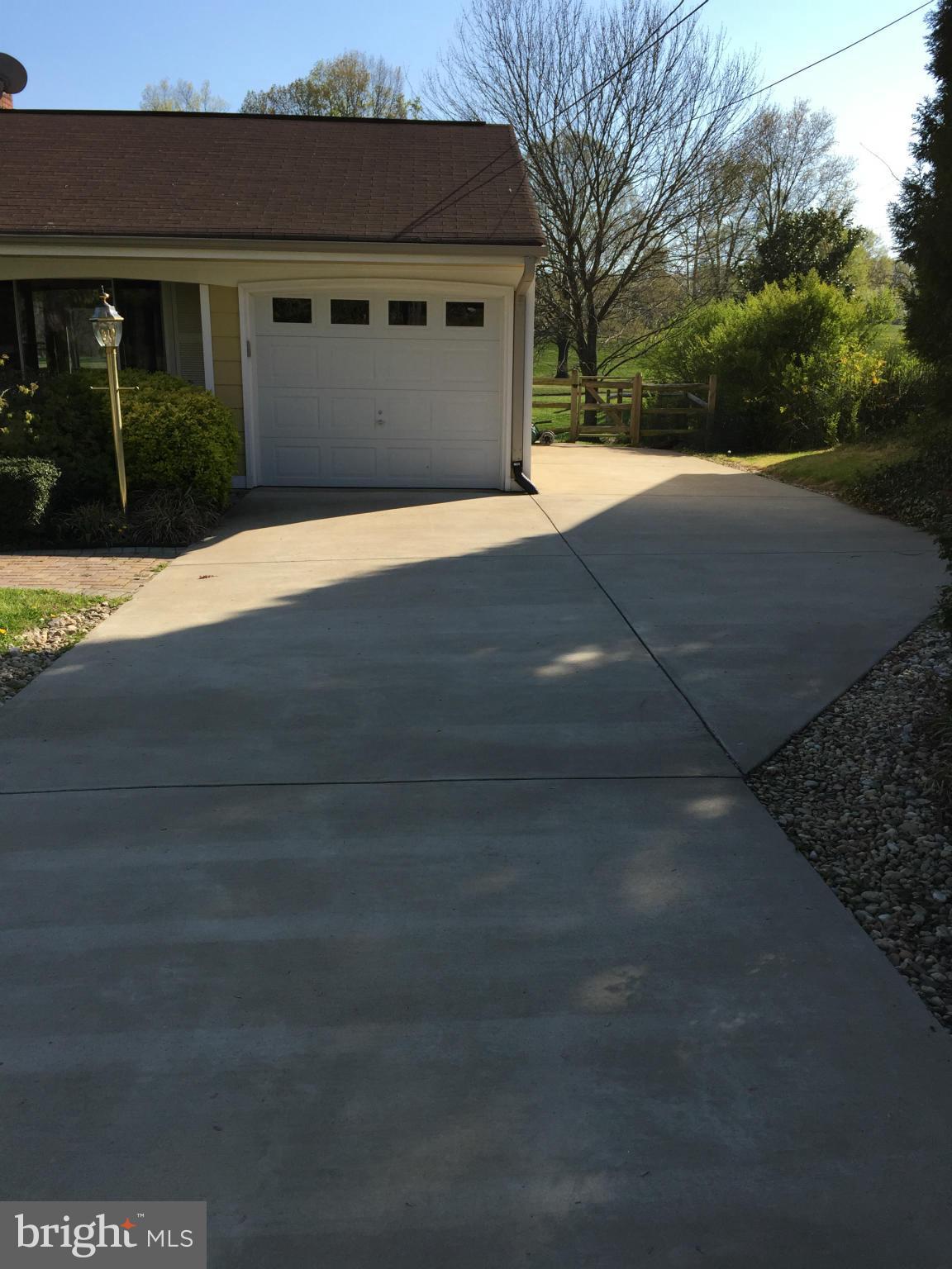 WEST SPRINGFIELD - Residential Lease