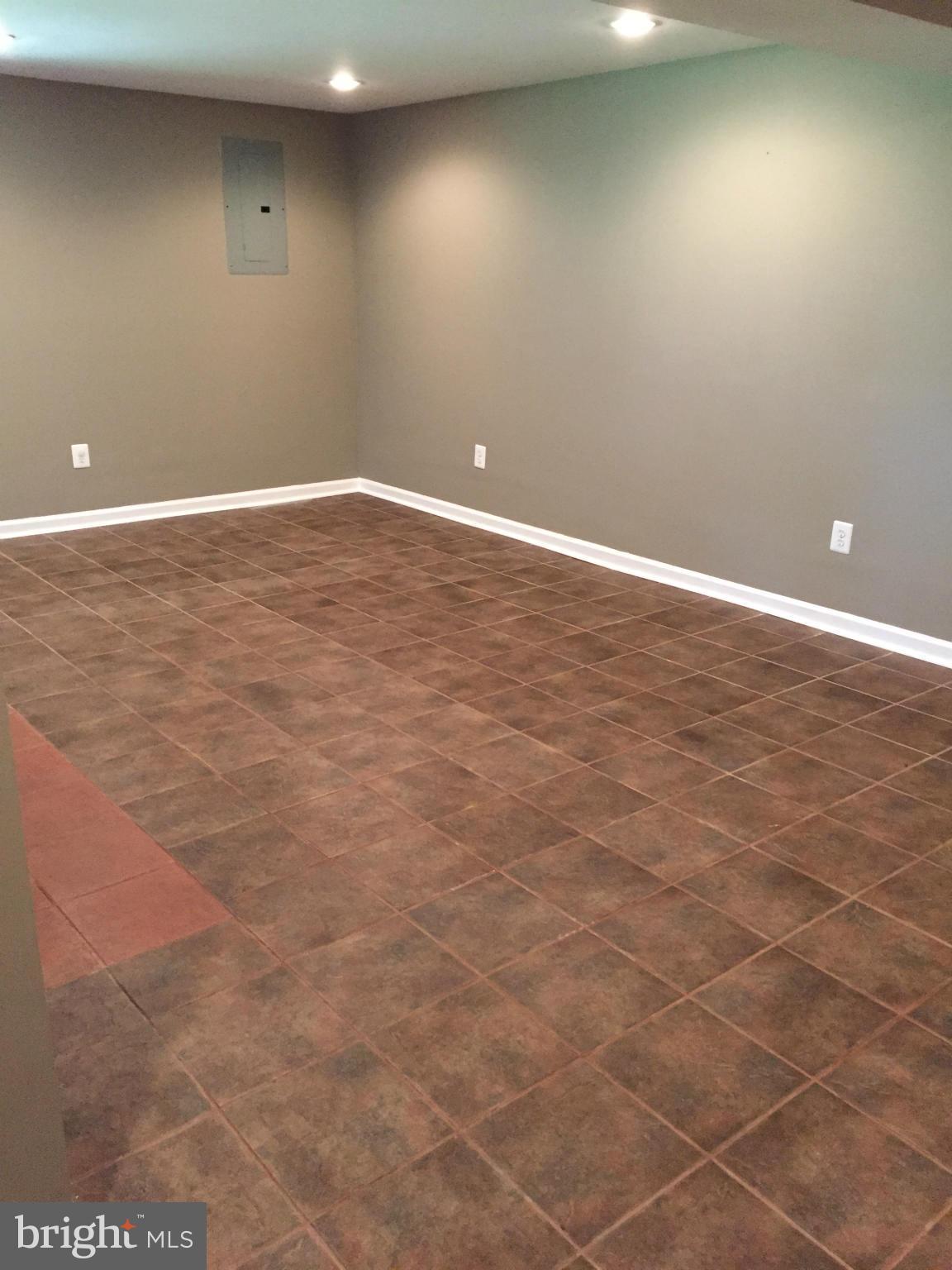 WEST SPRINGFIELD - Residential Lease