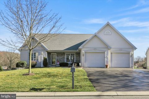 Photo of 1950 CLOVERTON DR, COLUMBIA, PA 17512 (MLS # PALA2031438)