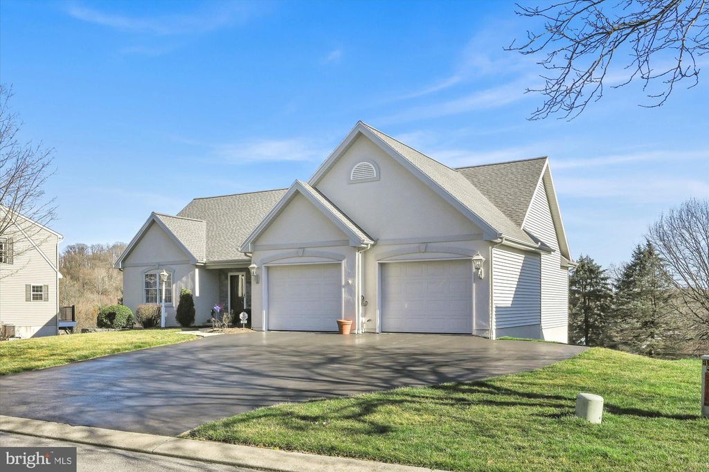 Photo of 1950 CLOVERTON DR, COLUMBIA, PA 17512 (MLS # PALA2031438)