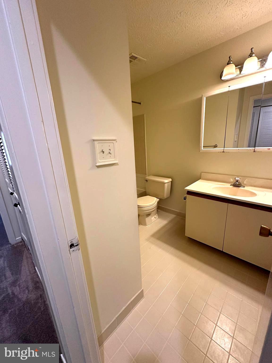 VILLAGE OF KINGS CONTRIVANCE - Residential Lease