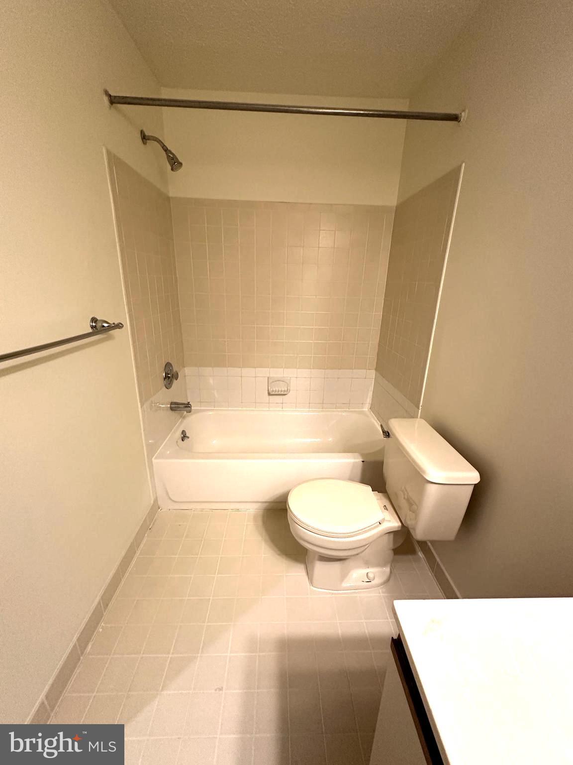 VILLAGE OF KINGS CONTRIVANCE - Residential Lease