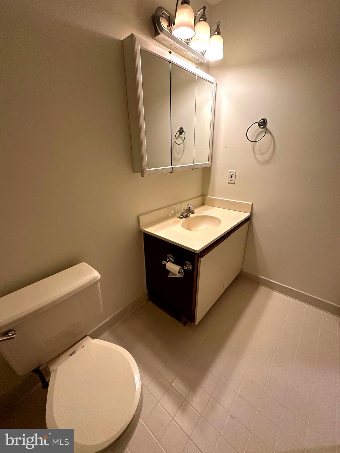 VILLAGE OF KINGS CONTRIVANCE - Residential Lease