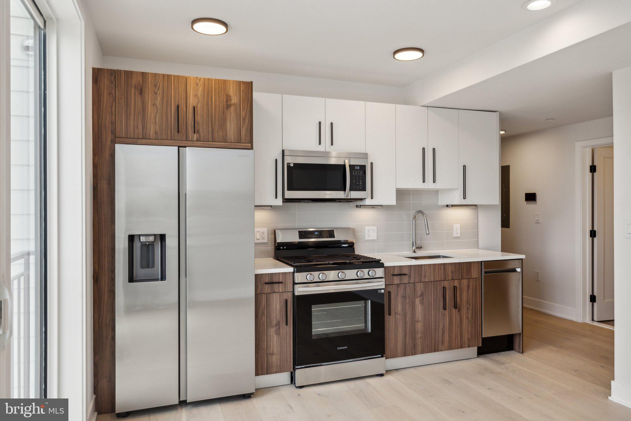 Photo 1 of 14 — 845 19TH STREET NE PH-13, WASHINGTON, DC 20002