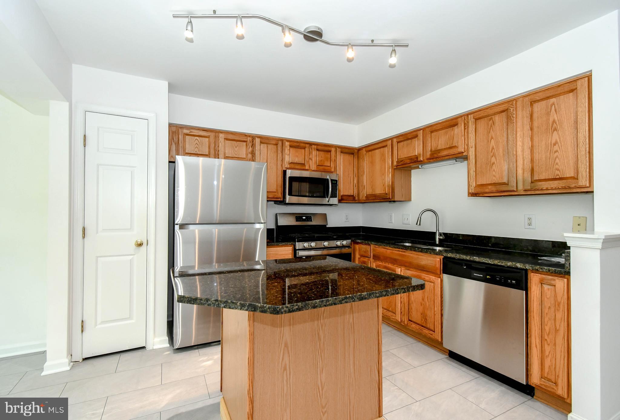 STRATFORD - Residential