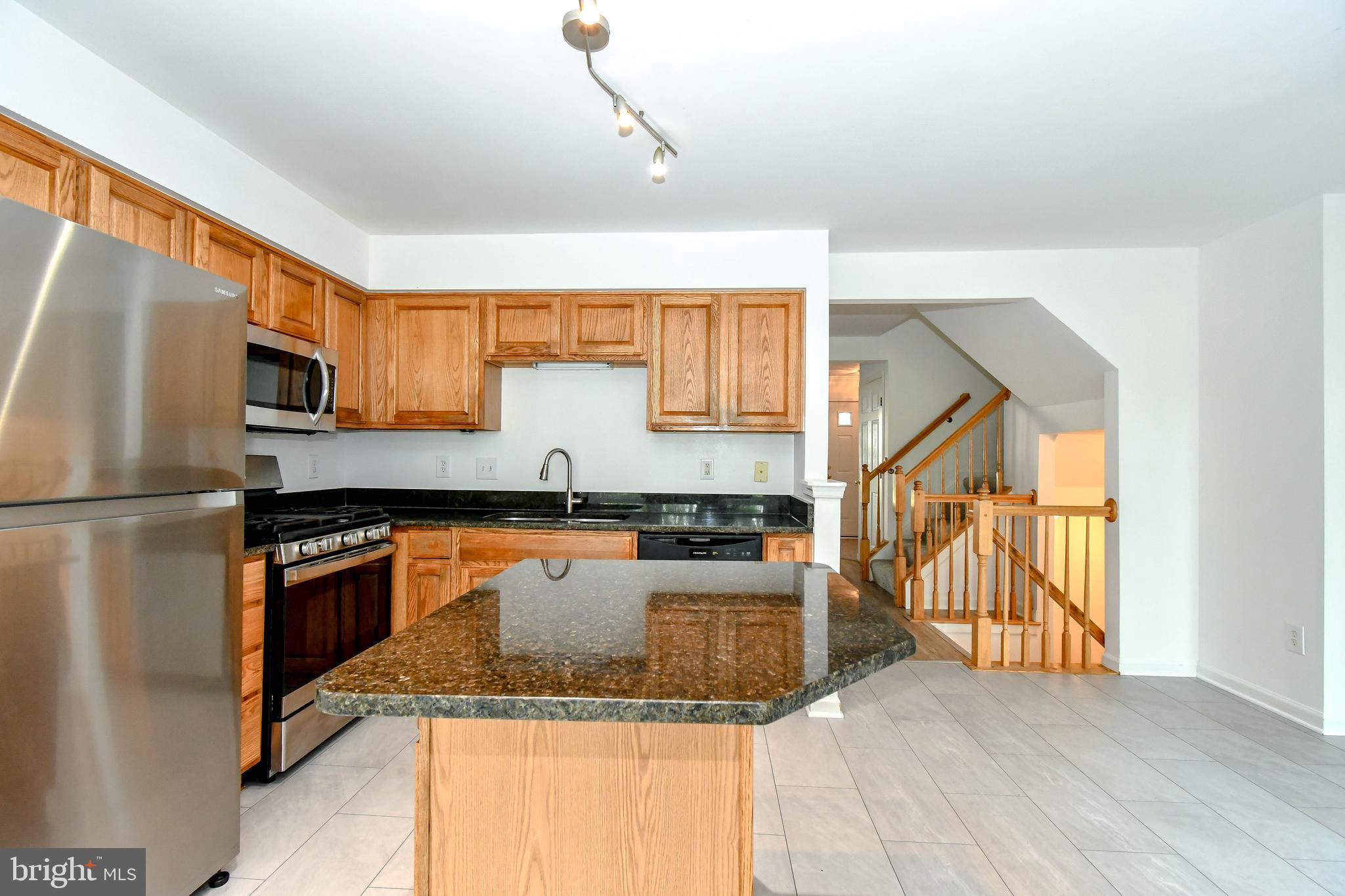 STRATFORD - Residential