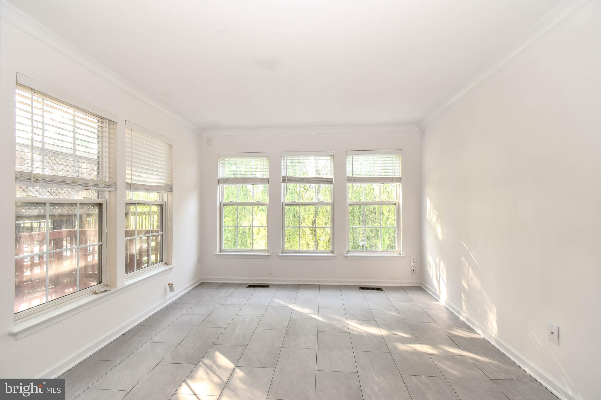 STRATFORD - Residential