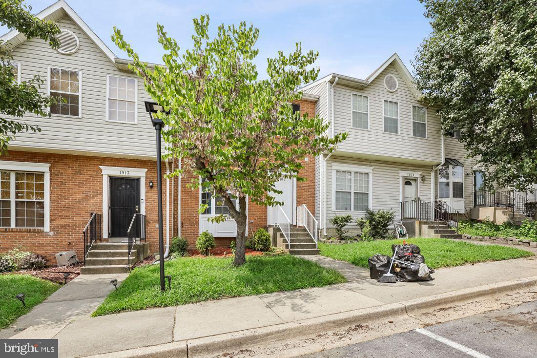 SOUTH ADDISON HGHTS TOWN - Residential