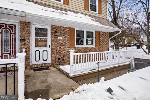 Townhouse For Sale - 677 S 6th Avenue<br/> ROYERSFORD, PA 19468