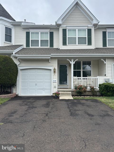 Townhouse For Sale - 229 Coventry Road<br/> Bucks County, CHALFONT, PA 18914