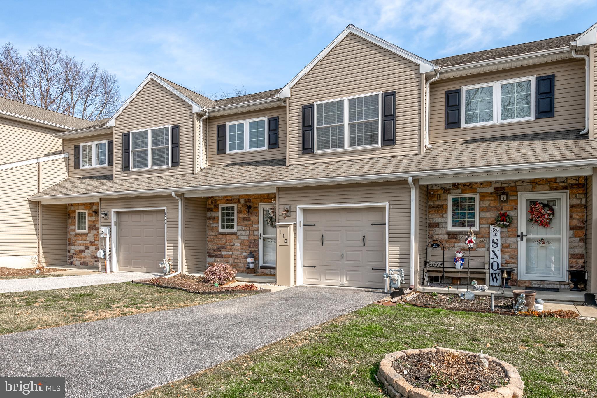 MANOR HEIGHTS - Residential