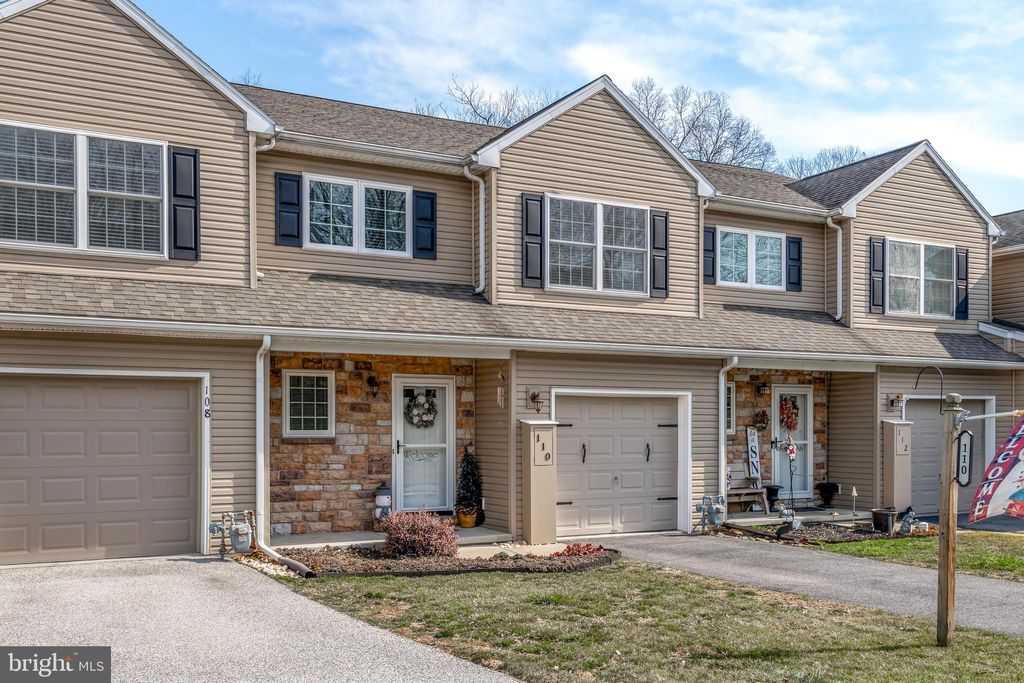 Photo of 110 Cascade Court, Mountville, PA 17554 (MLS # PALA2047572)