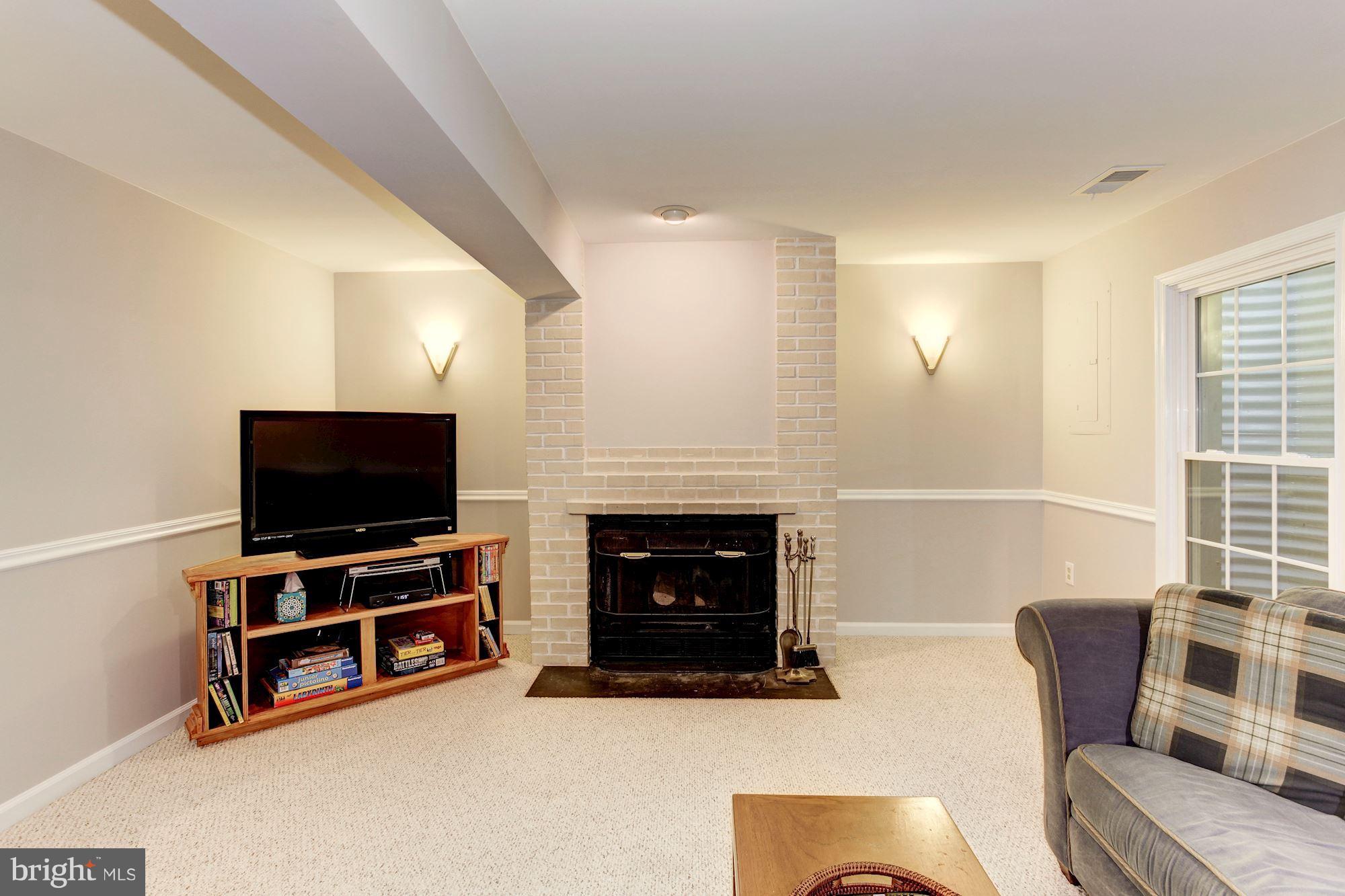 COLONY PARK - Residential