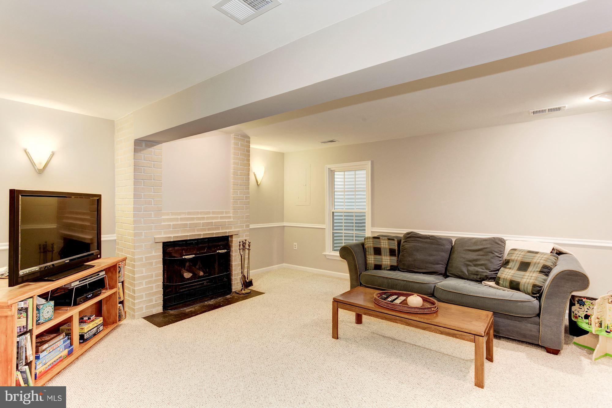 COLONY PARK - Residential