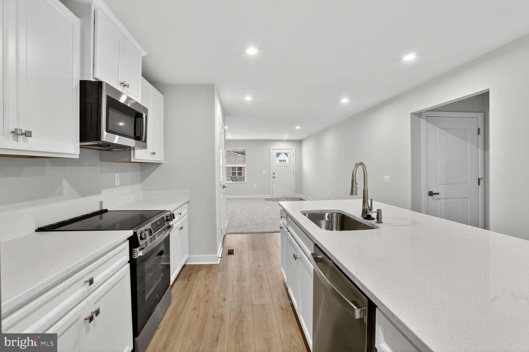 ALEXANDER'S CROSSING - Residential Lease