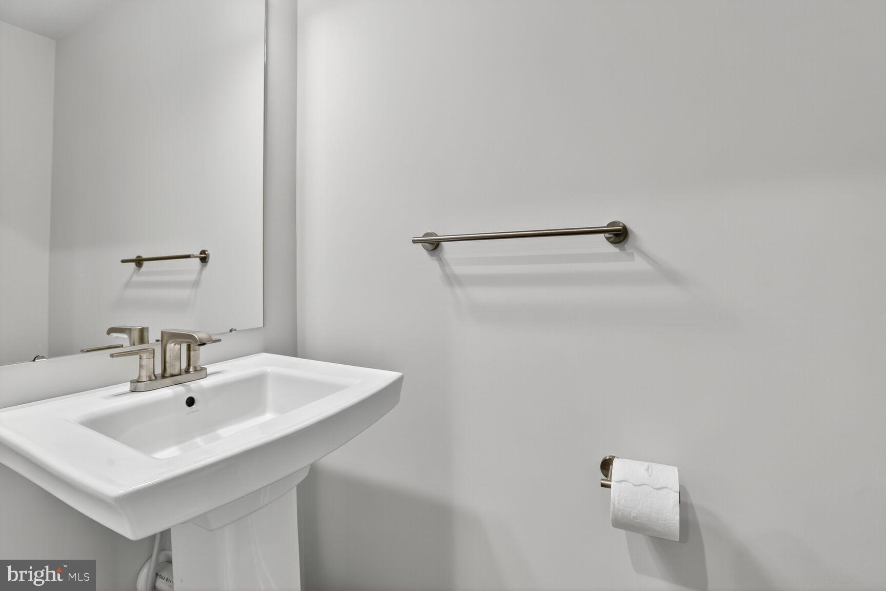 ALEXANDER'S CROSSING - Residential Lease