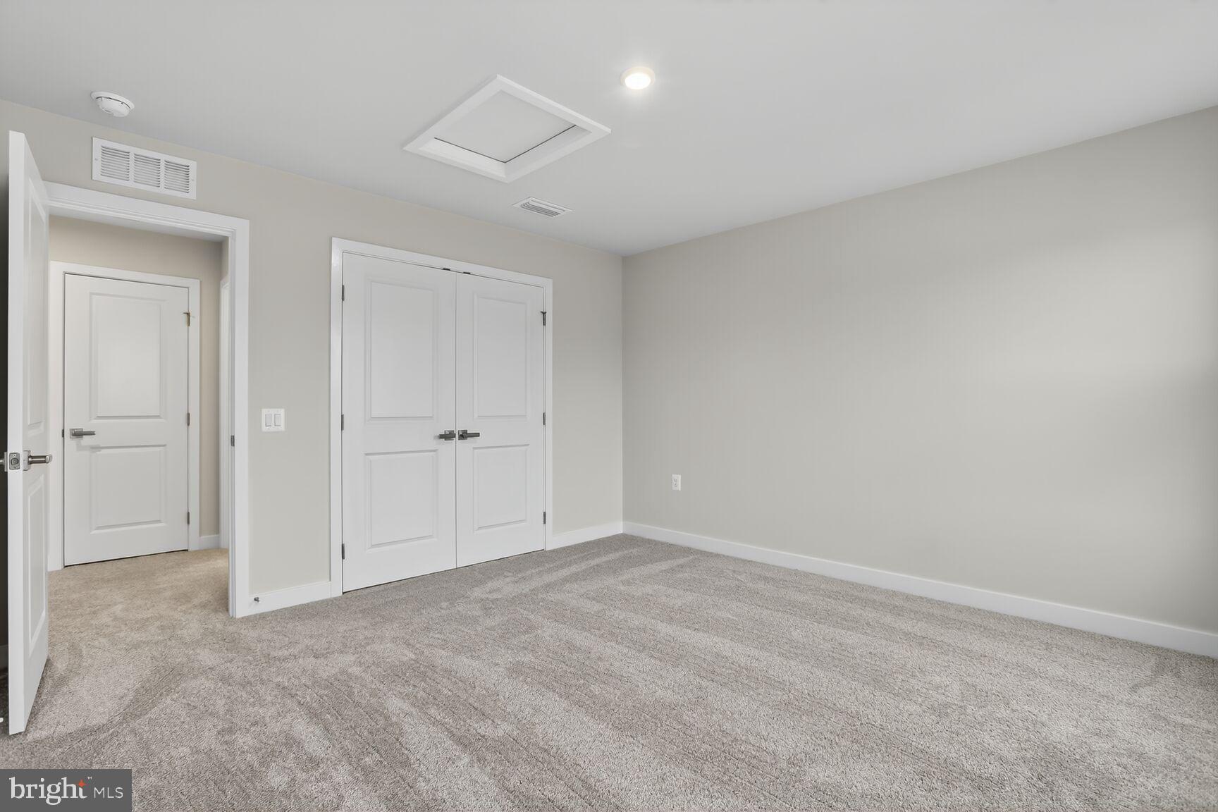 ALEXANDER'S CROSSING - Residential Lease