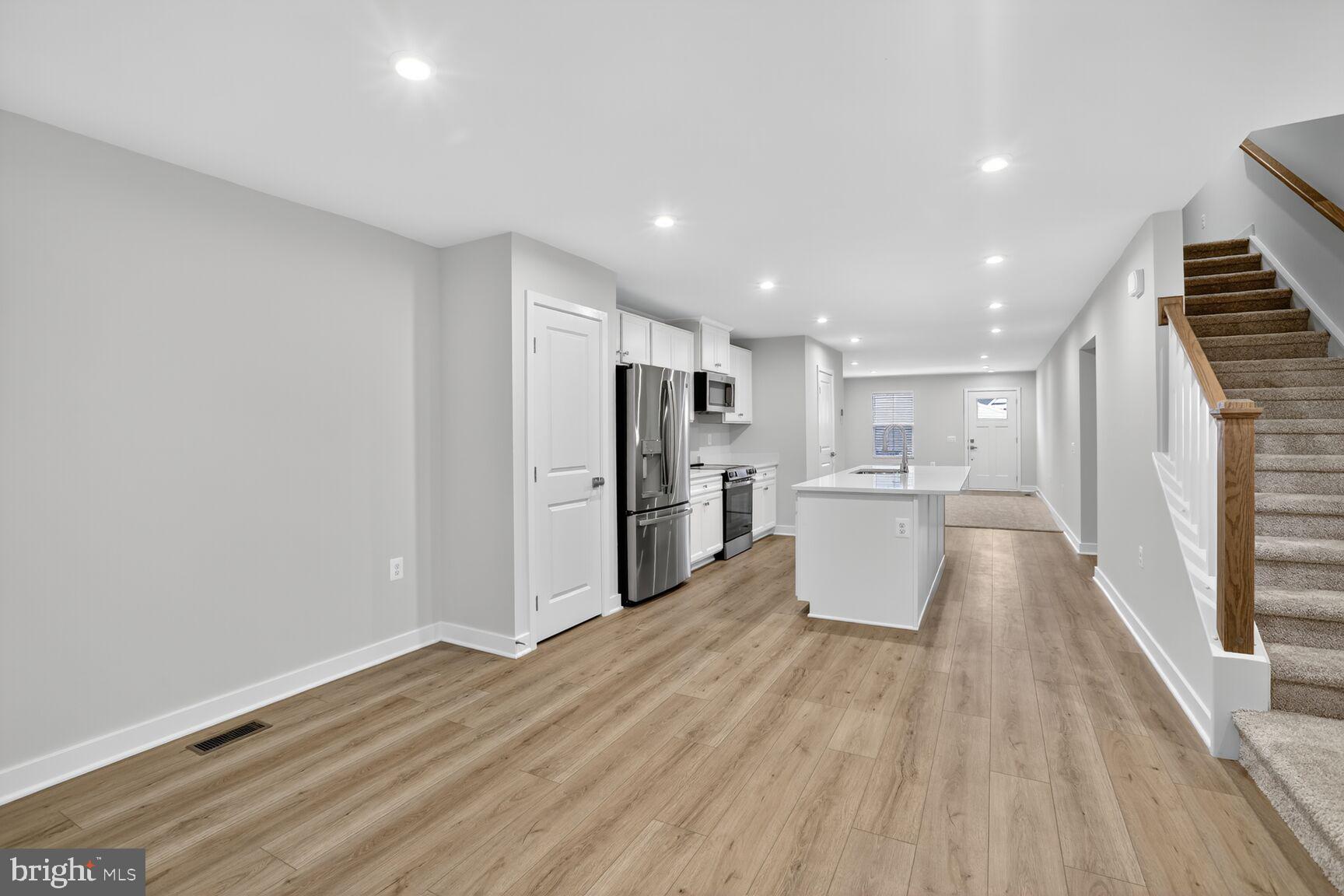 ALEXANDER'S CROSSING - Residential Lease