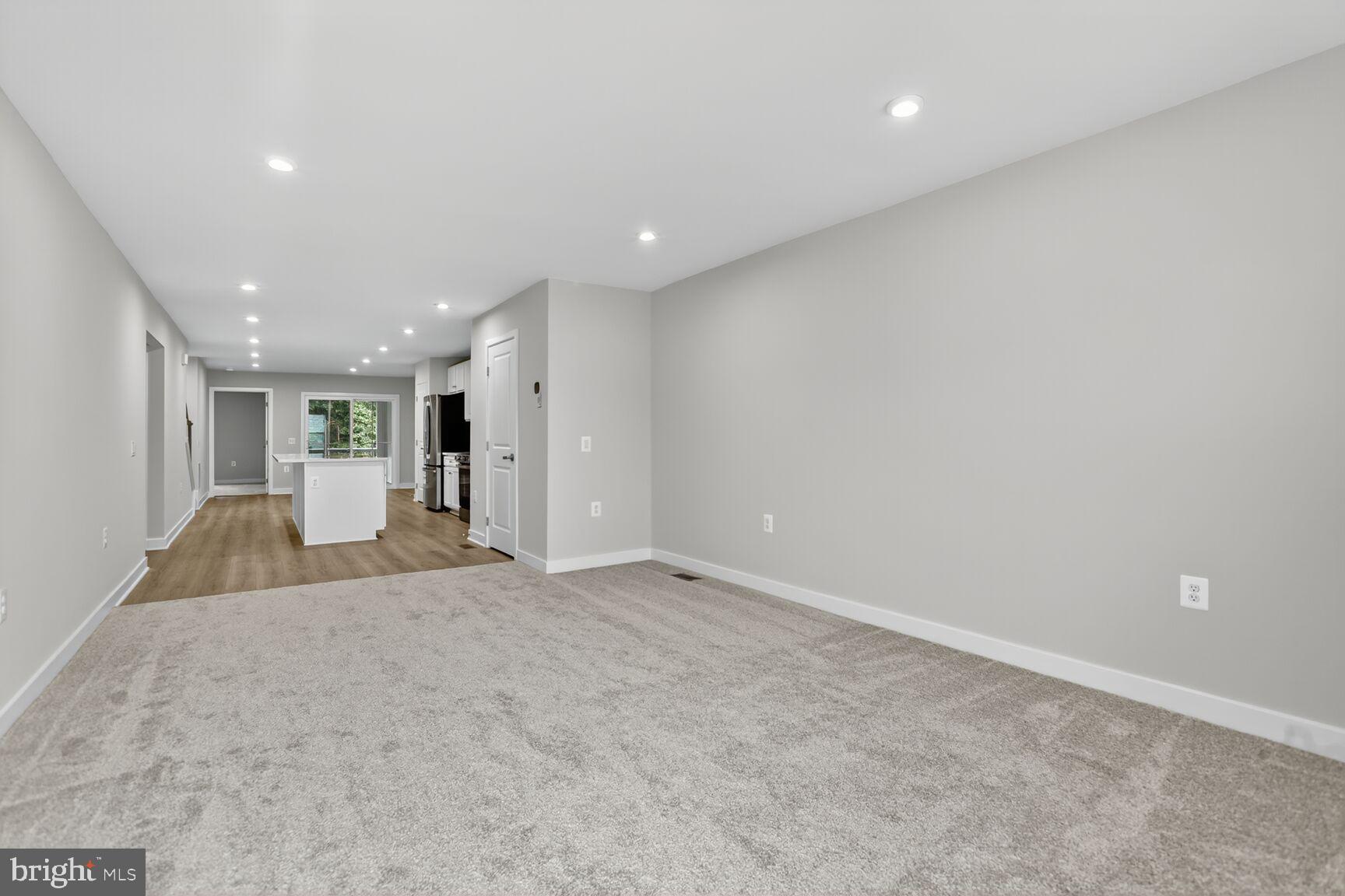 ALEXANDER'S CROSSING - Residential Lease