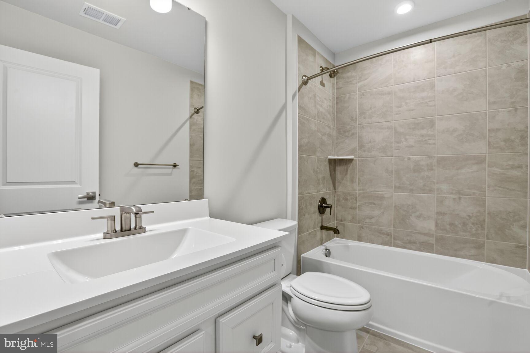 ALEXANDER'S CROSSING - Residential Lease