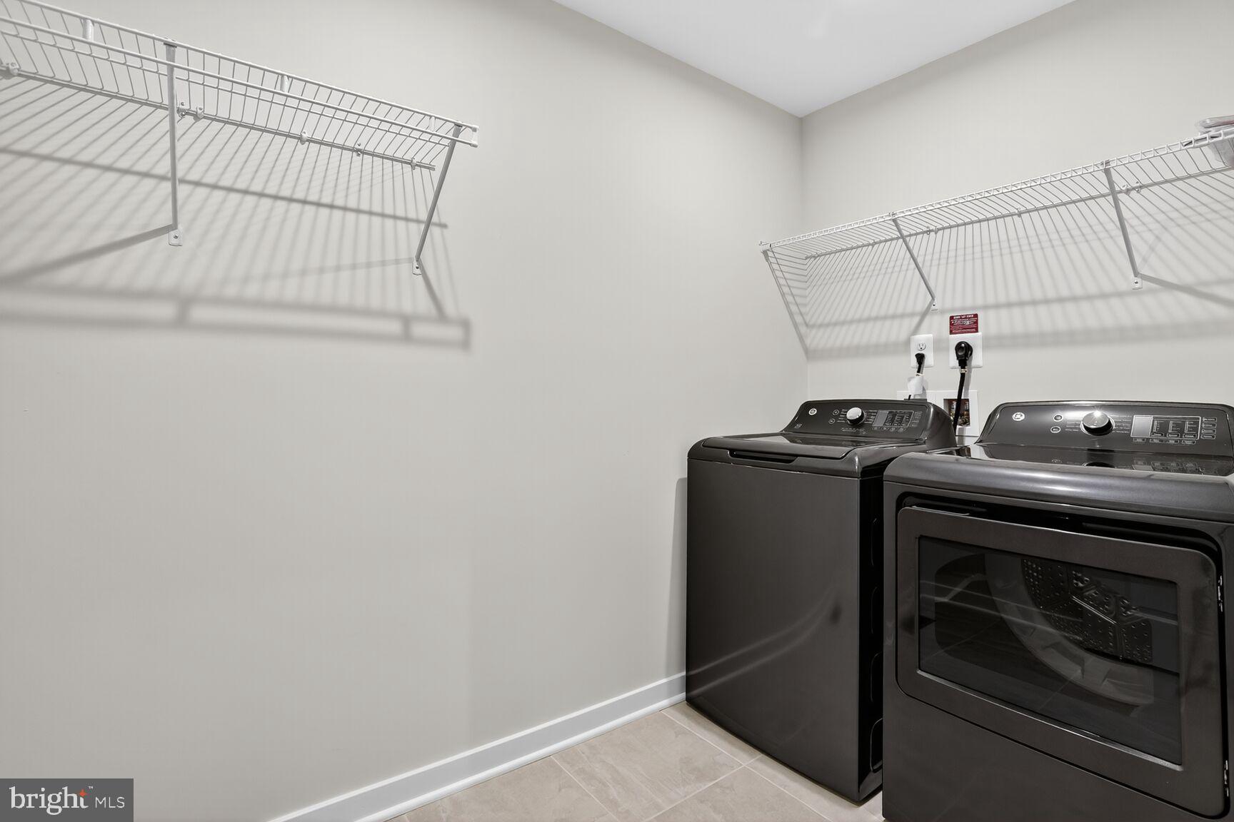 ALEXANDER'S CROSSING - Residential Lease