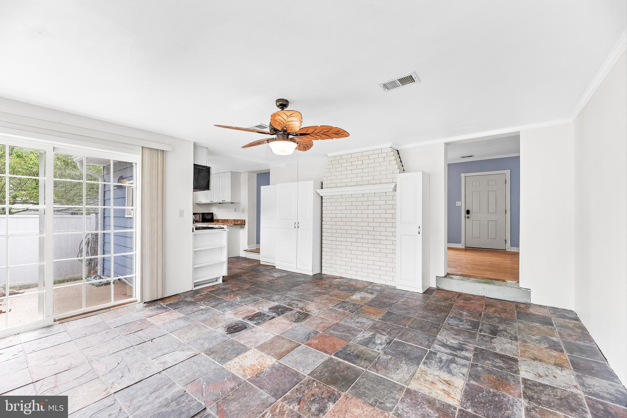 LONG BEACH - Residential