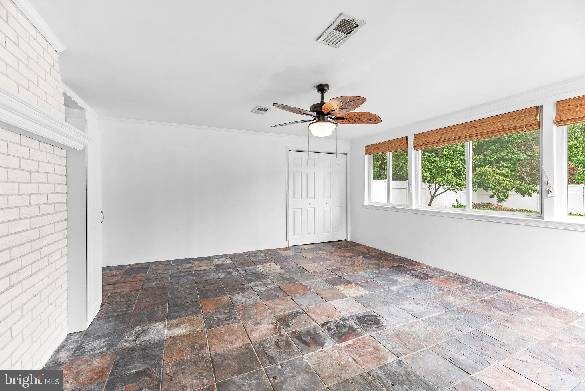 LONG BEACH - Residential