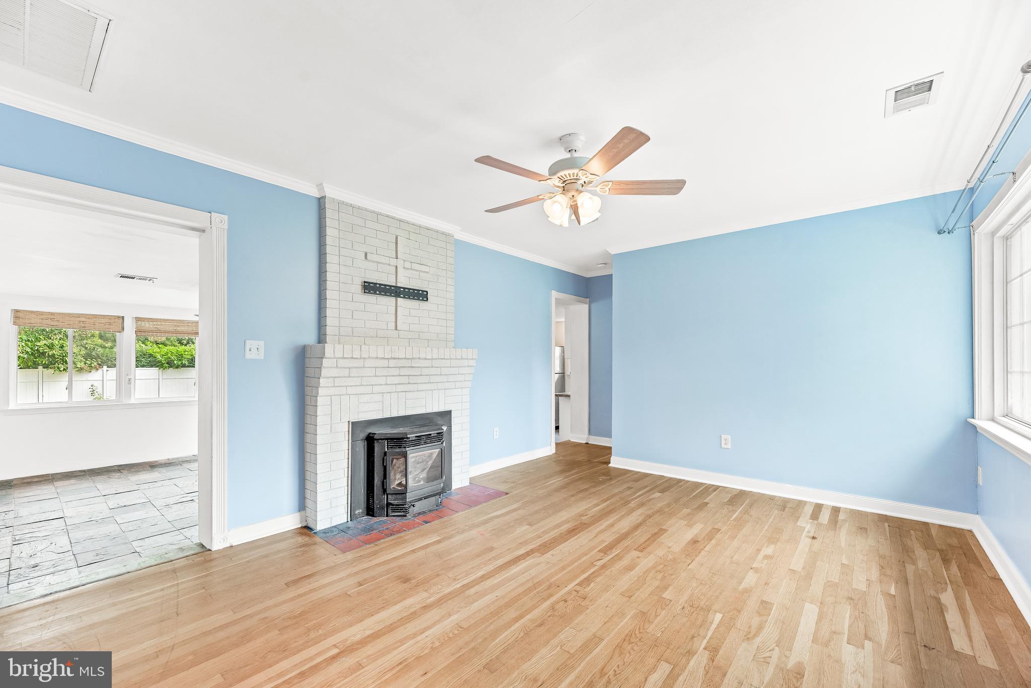 LONG BEACH - Residential
