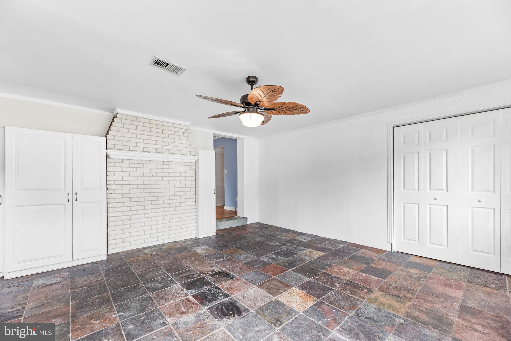 LONG BEACH - Residential