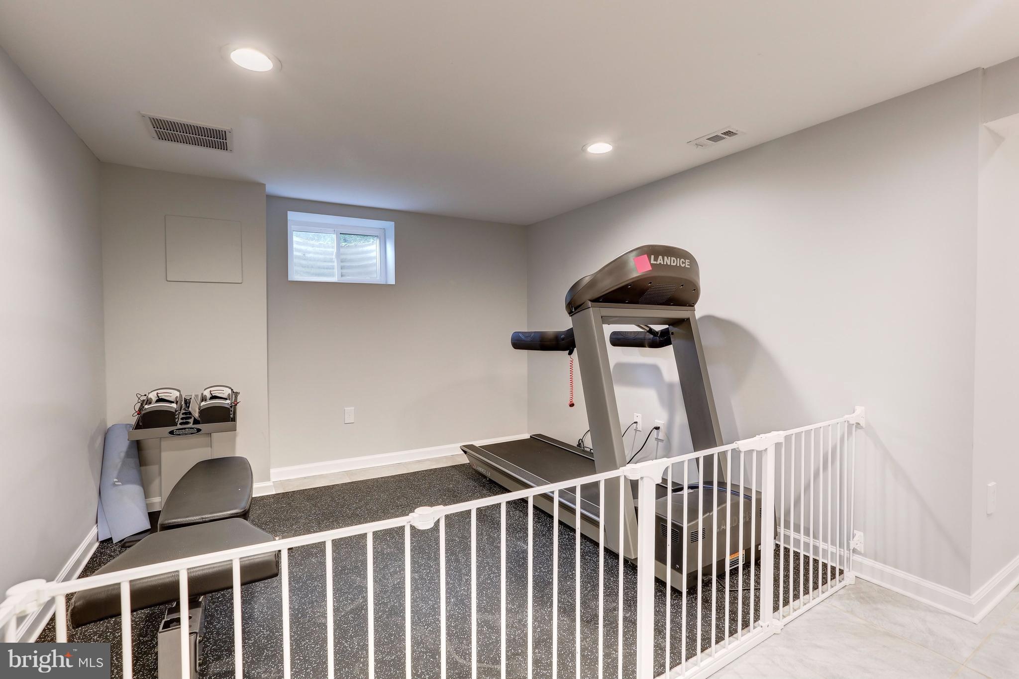 KENSINGTON ESTATES - Residential