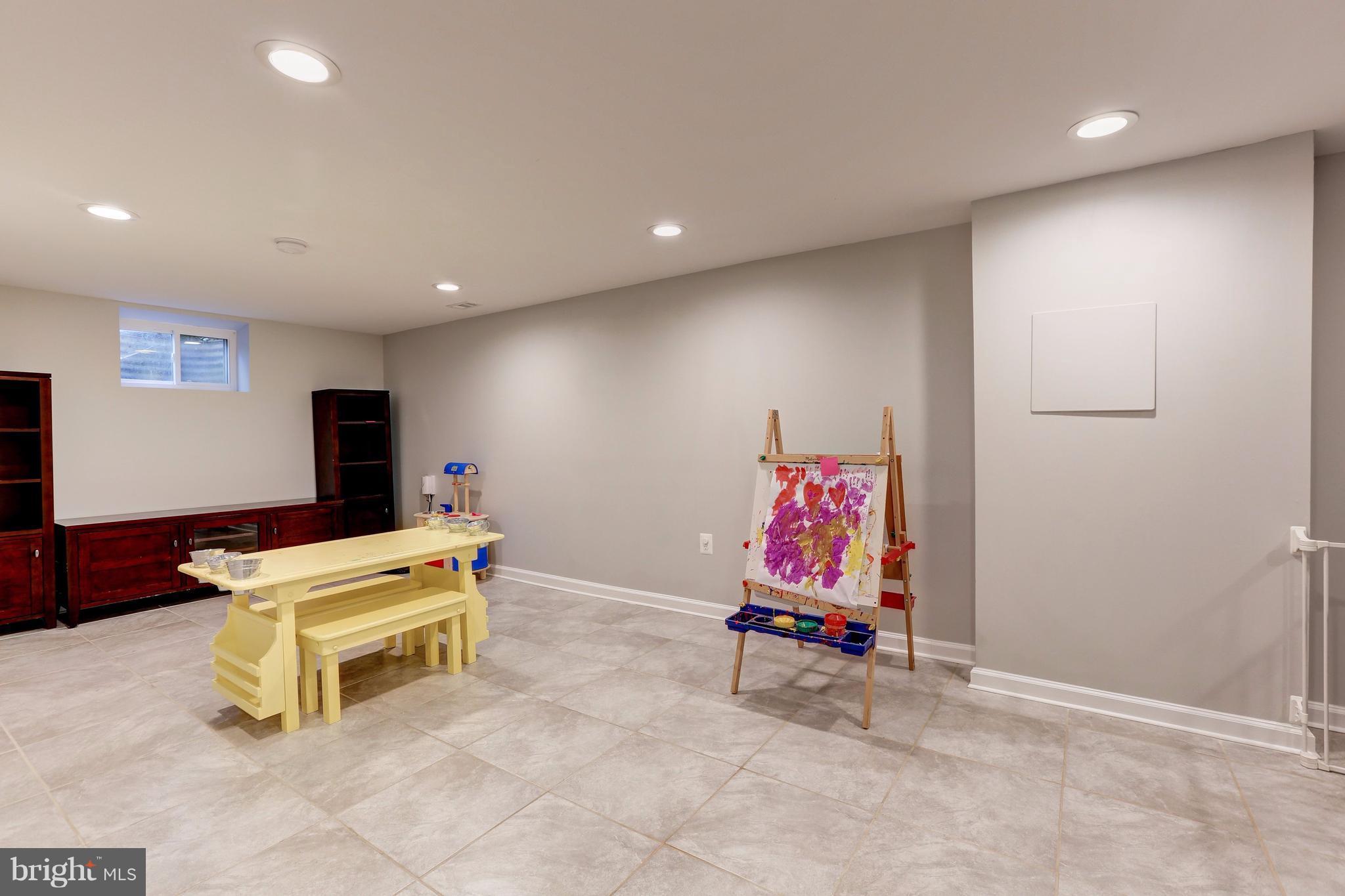 KENSINGTON ESTATES - Residential