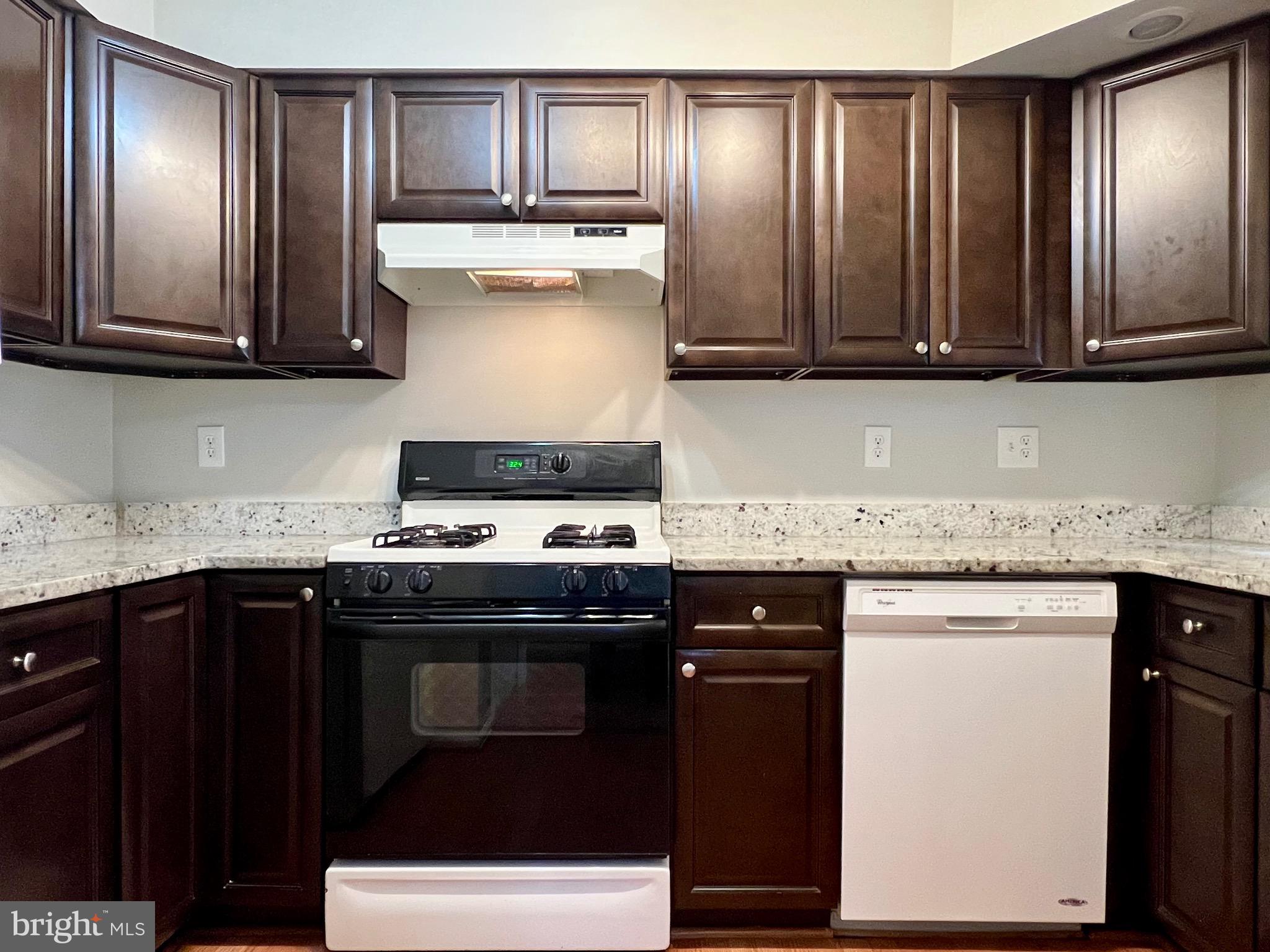 NEW GATE - Residential Lease