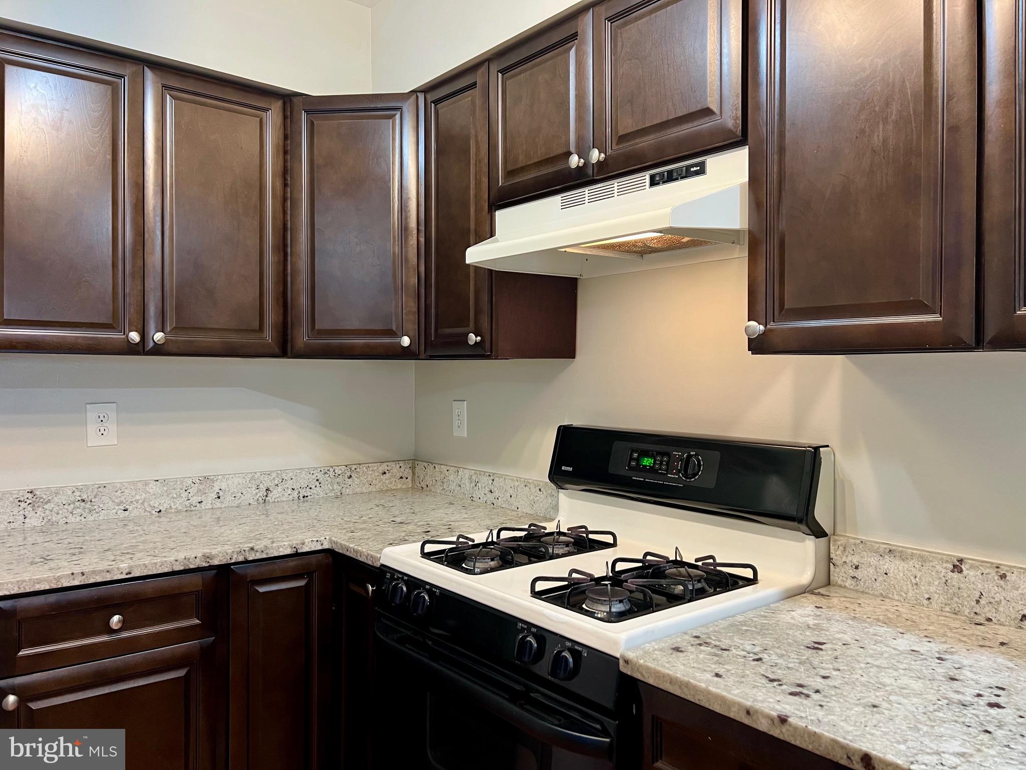 NEW GATE - Residential Lease