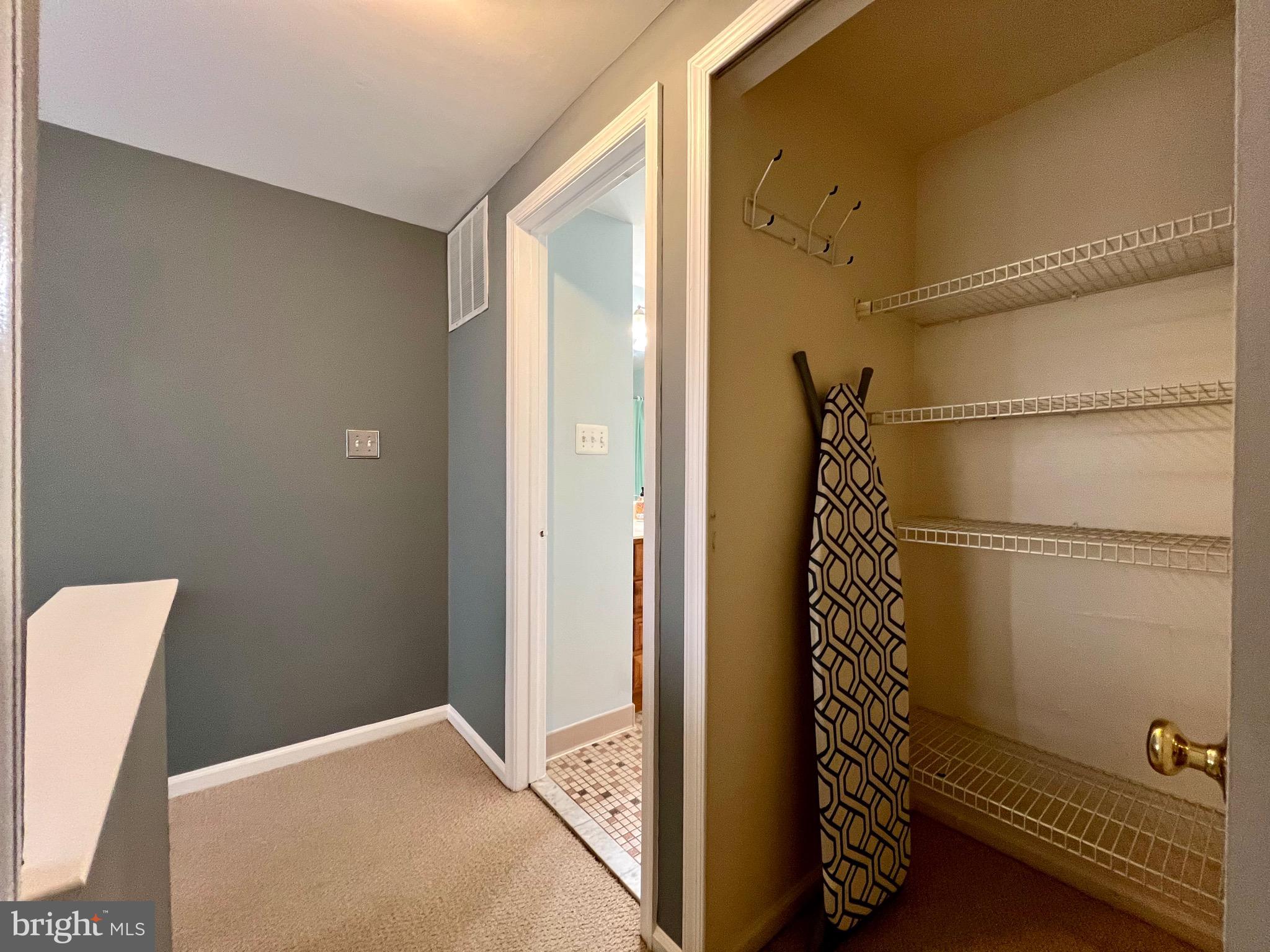 NEW GATE - Residential Lease